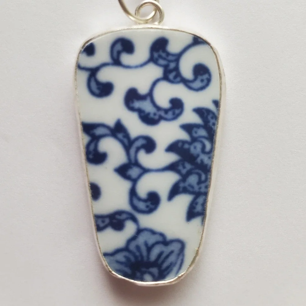 Broken China Pendant Blue & White Floral Repurposed Pottery Shard‎ Focal Jewelry
